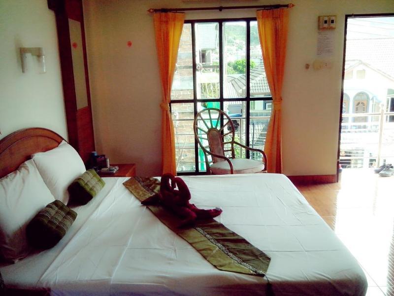 The Guest House Patong Bagian luar foto